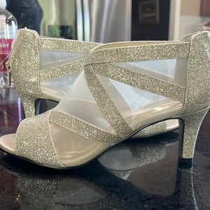 Easy Street Alive heel NARROW